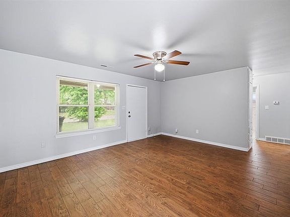 3rd image of 1501 Brookdale Dr