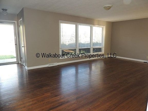 LIVING ROOM VIEW 1