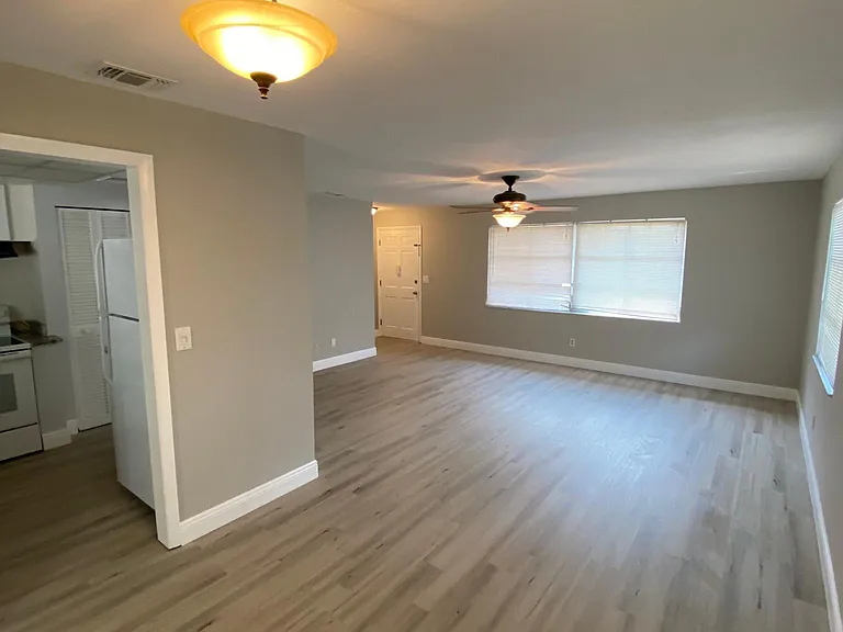 469 Jewel Ct #1 — Photo 4