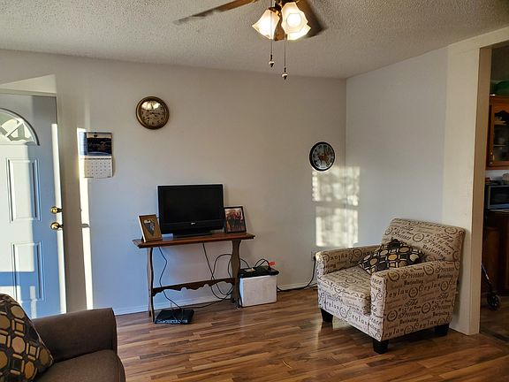 3rd image of 702 Ward St