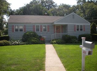 205 Palamar Dr, Fairfield, CT 06825