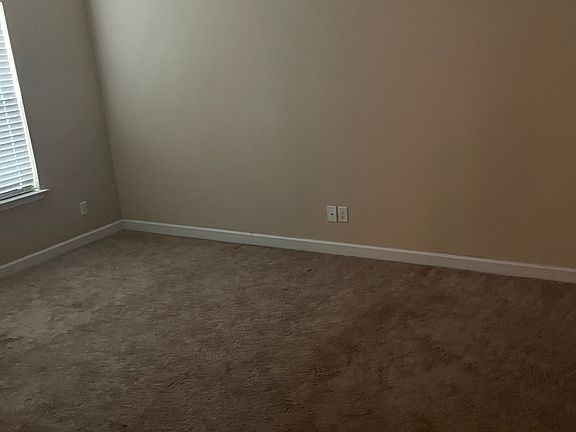3rd image of 431 Truman Dr