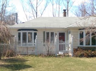 4425 S 84th St, Greenfield, WI 53228