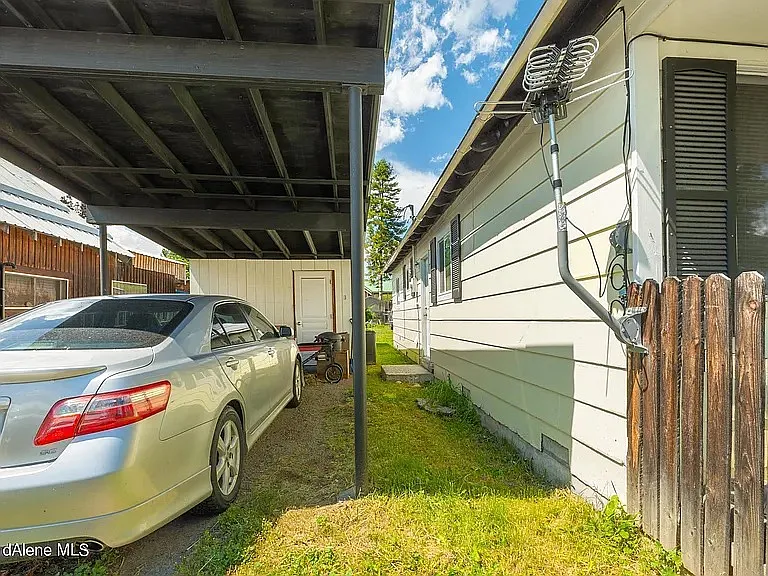 6243 Colorado St — Photo 4