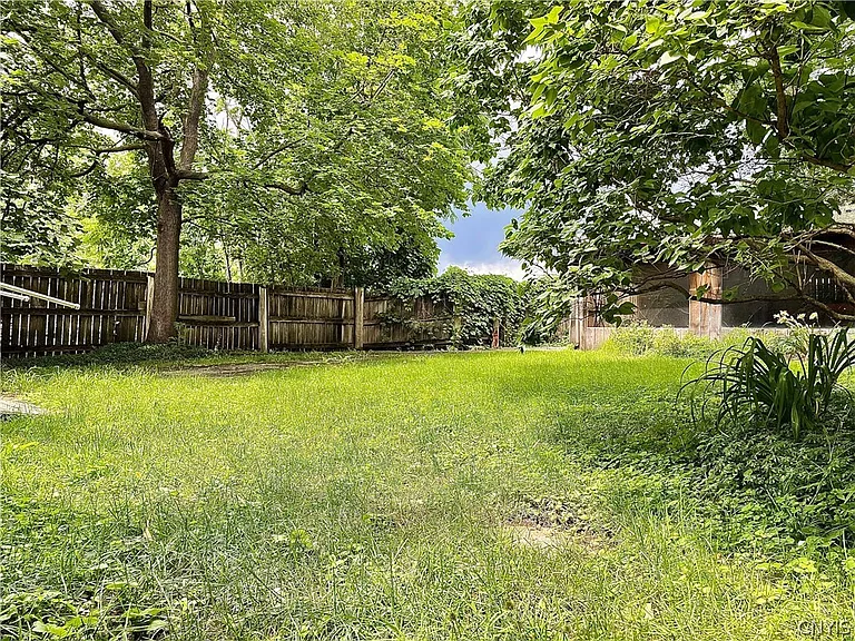 365 Green St — Photo 42
