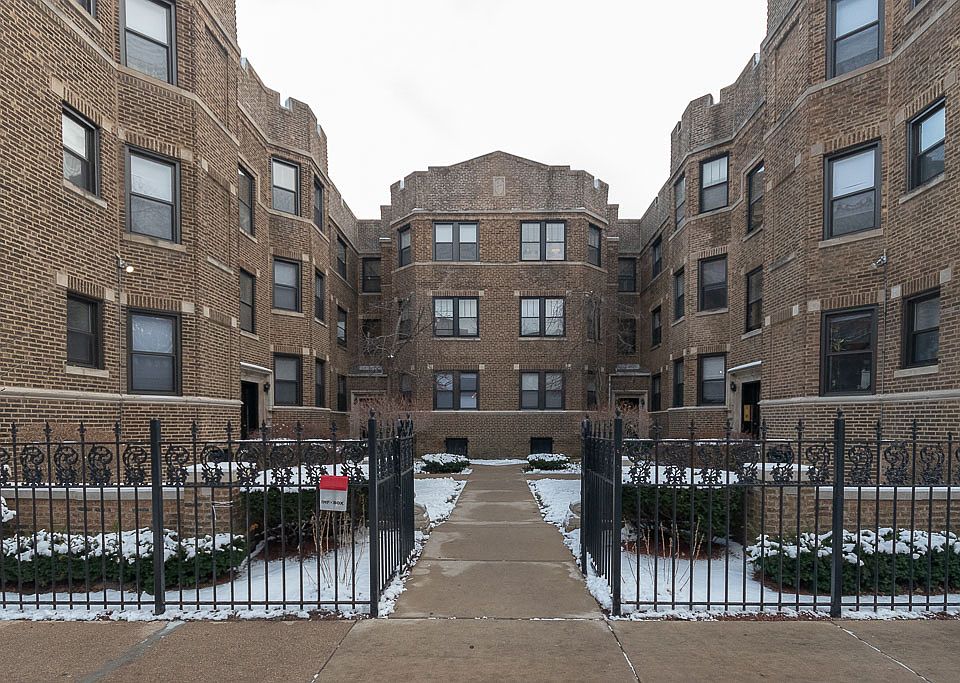 1st image of 639 W Cornelia Ave #S3