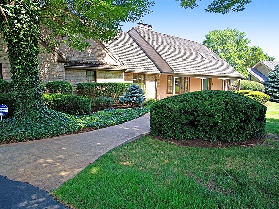 4th image of 8839 Birgham Ct N