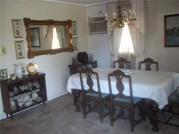 3rd image of 609 Huntlee Dr