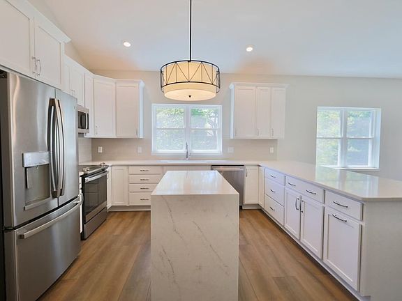 4th image of 4432 Valor Way