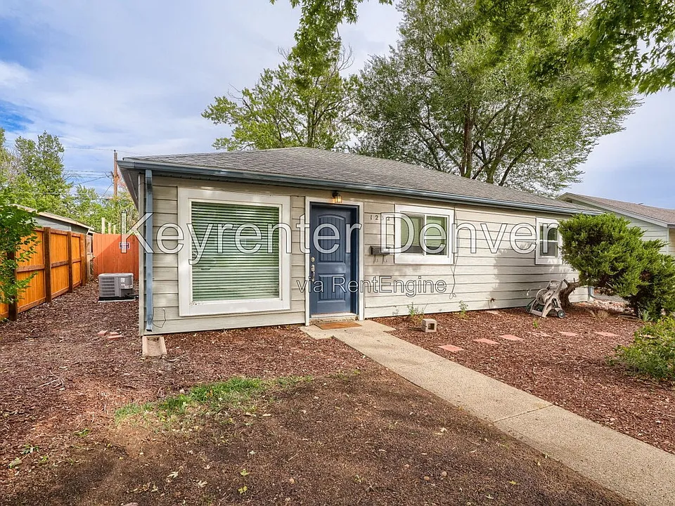 1232 Victor St