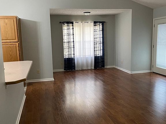 2nd image of 501 Kathys Way #501