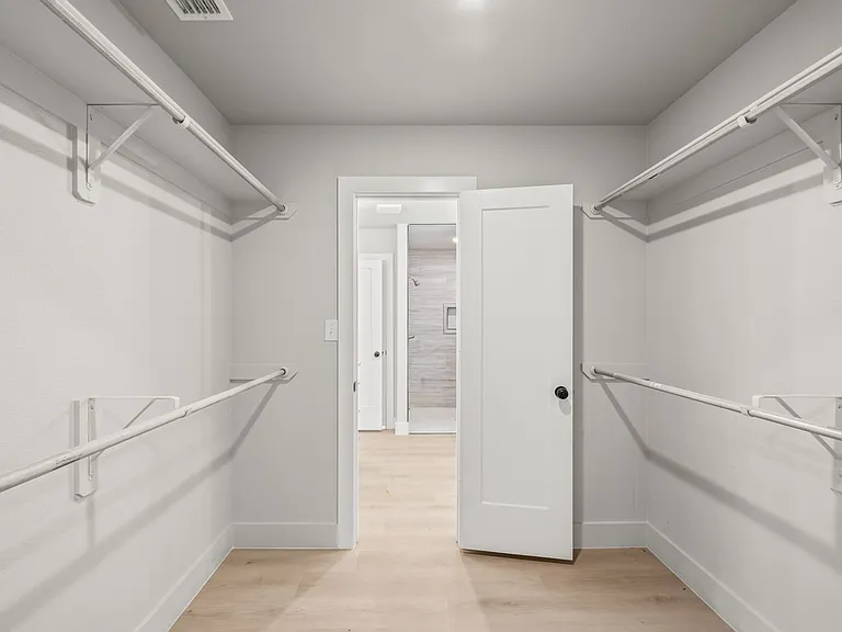 10613 East Cres #7400 — Photo 20