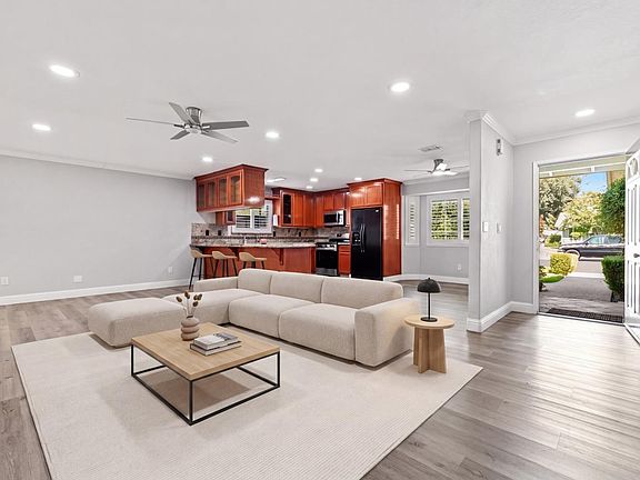 2nd image of 913 Chalone Dr