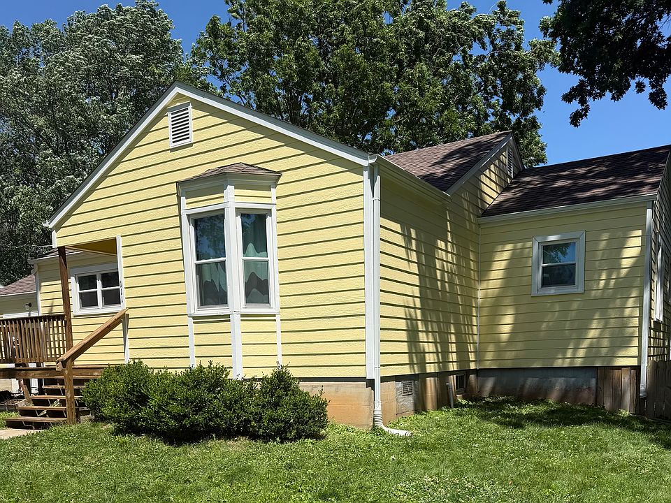 2nd image of 111 W Hickory St