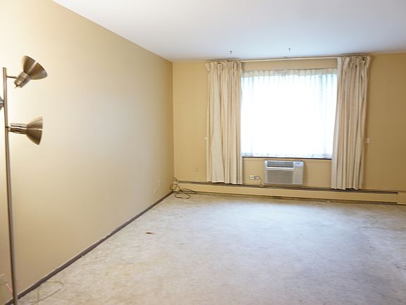 3rd image of 1475 Rebecca Dr APT 118
