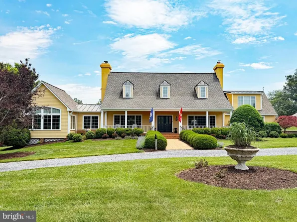 10590 Mountain Shadow Ln, Marshall, VA 20115