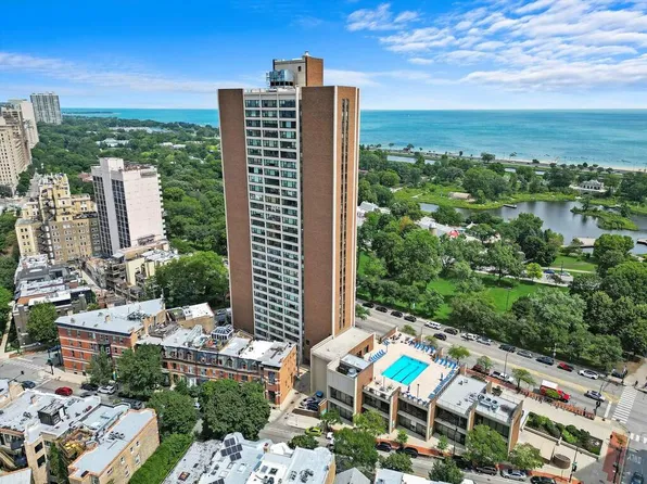 1850 N Clark St APT 1404, Chicago, IL 60614
