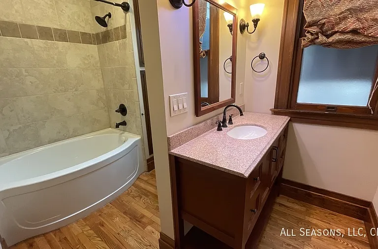 418 E Dale St — Photo 6