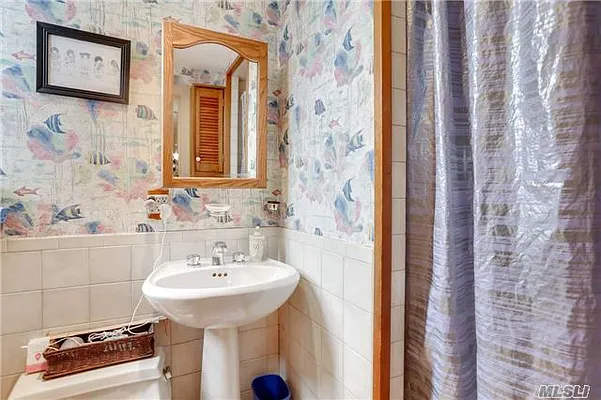 Sold by Redfin Real Estate | media 24