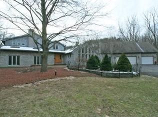 201 Whistle Stop Rd, Pittsford, NY 14534