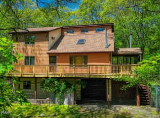 1106 Dogwood Ln, Bushkill, PA 18324