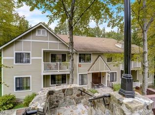 3A Foxwood Dr #A, Morris Plains, NJ 07950