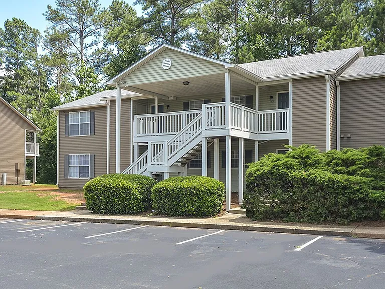 Brooks Crossing Apartments — Photo 41