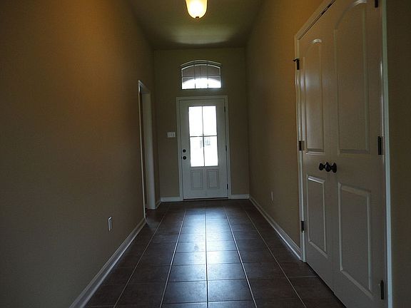 Entry without furniture