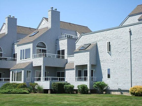 3rd image of 203 Bellevue Ct #203