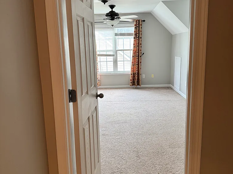 207 Bennington Dr — Photo 30