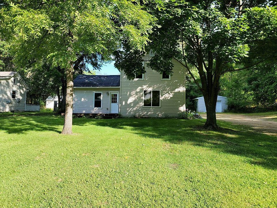 2nd image of 834 Featherstone Rd
