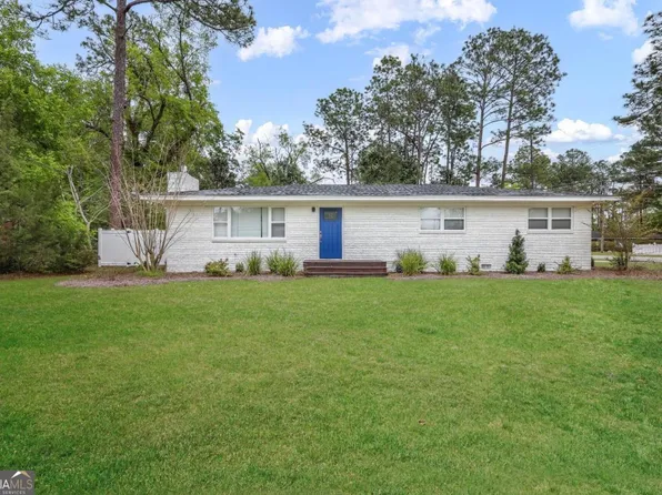 106 Groveland St, Jesup, GA 31545
