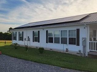 270 Sleepy Meadows Dr, Augusta, WV 26704