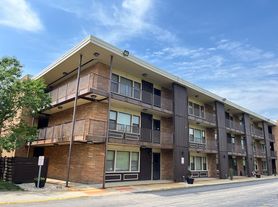 9616 W Higgins Rd, Rosemont, IL