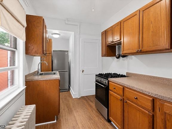 4th image of 7 Laurel Pl