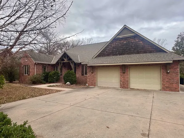 18 Norfolk Dr, Wichita, KS 67208