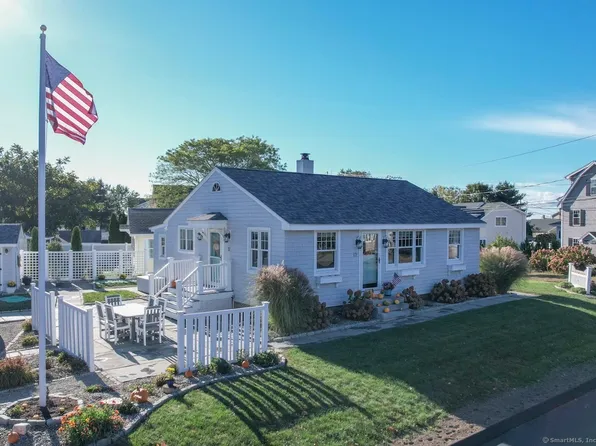 12 Hartlands Drive, Old Saybrook, CT 06475