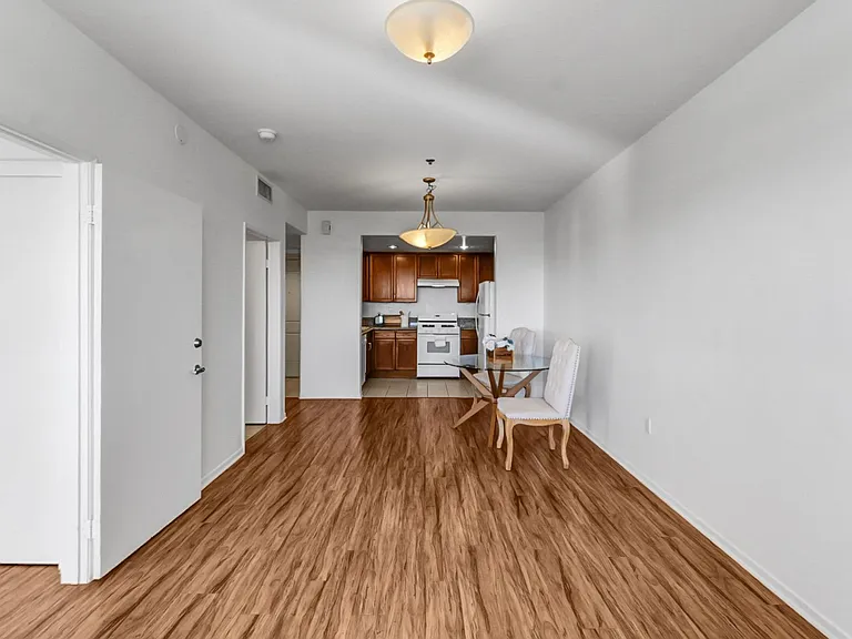 580 W Main St #318 — Photo 14