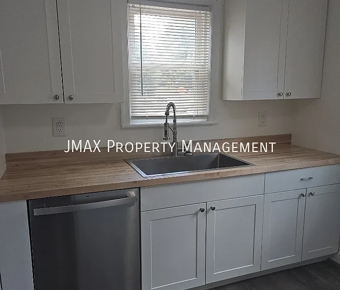 1672 Brandon Ave SW #A — Photo 4