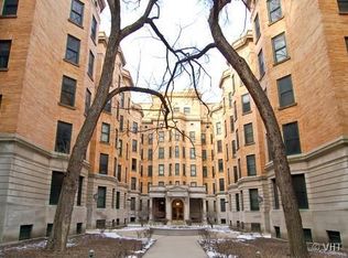 550 W Surf St #513, Chicago, IL 60657