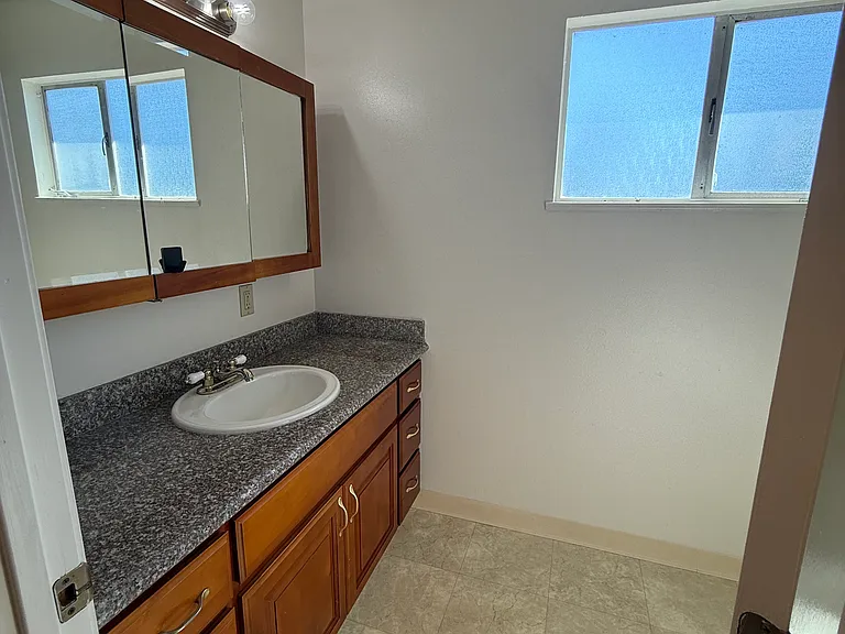 1103 Campbell St — Photo 21