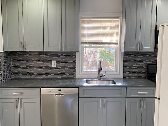 2nd image of 146 E Melrose St Floor 2