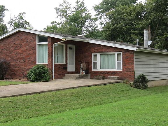 2nd image of 520 E Cedar Ave