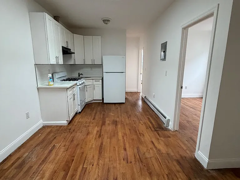 1379 Bronx River Ave #2R — Photo 1