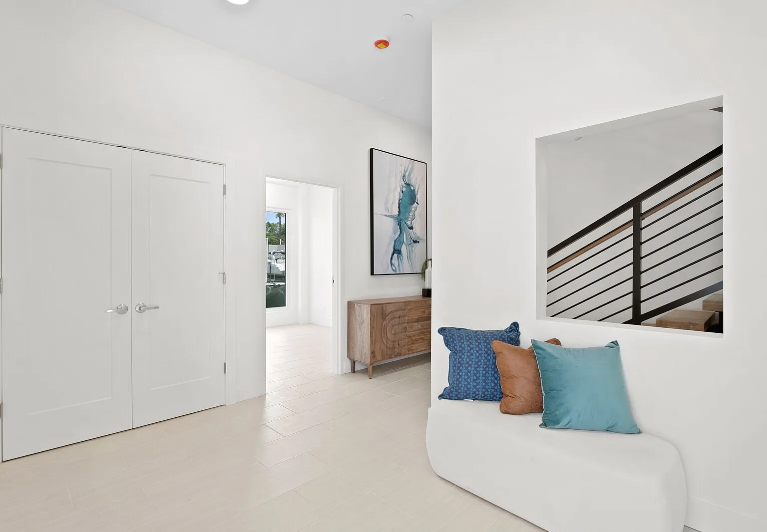 3 bed, 3323 sqft, $12,500 — Photo 4