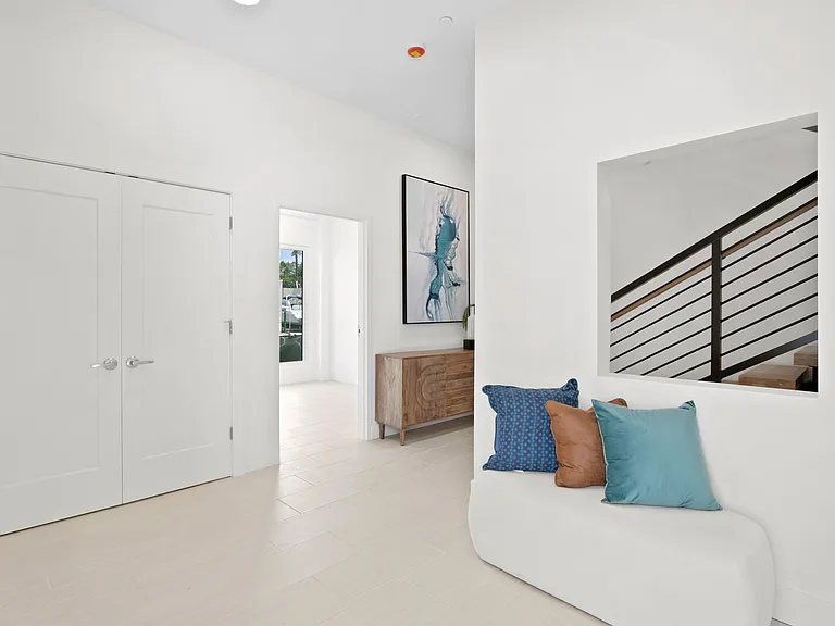 864 N Osceola Ave — Photo 4