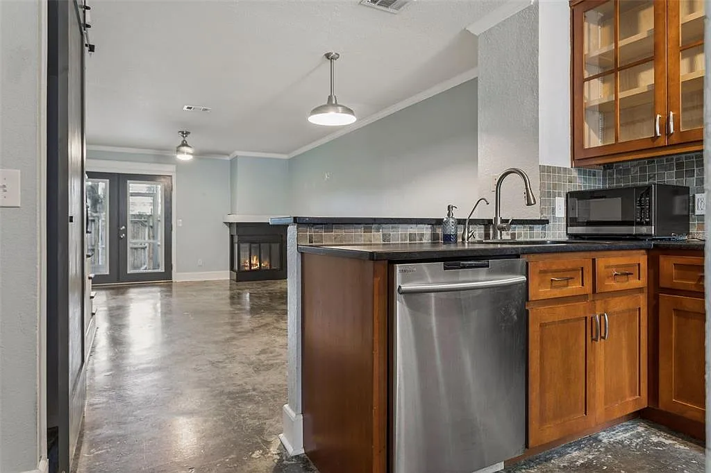 2 bed, 2.5 bath, 1110 sqft, $1,750 — Photo 4