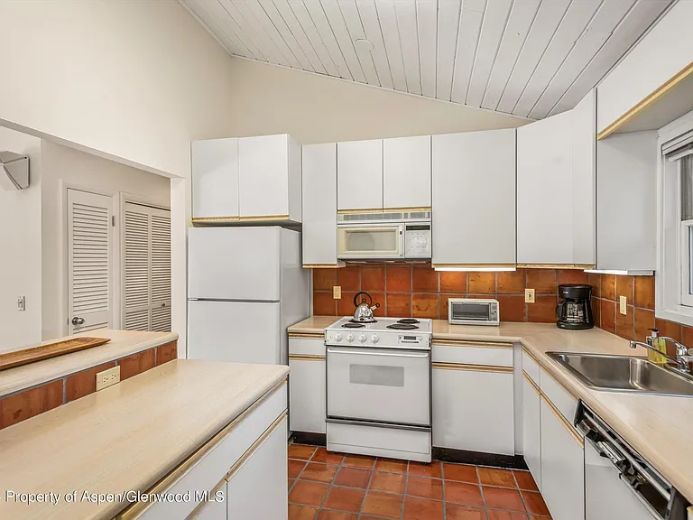 1275 Snowbunny Ln #2-2-2 — Photo 17