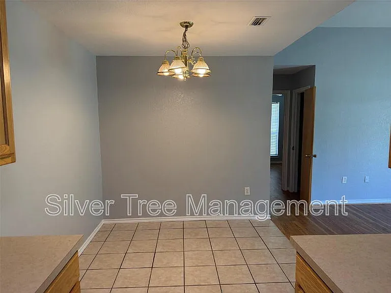 204 School House Rd — Photo 3