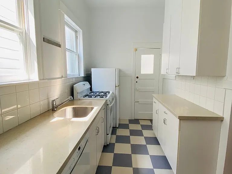 2937 Scott St — Photo 15